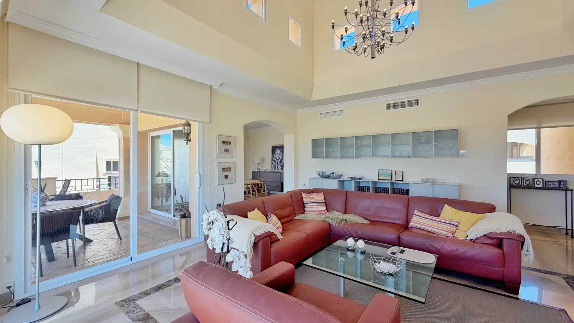 Sala d'estar de Àtic en venda en Marbella amb Aire condicionat, Calefacció i Terrassa