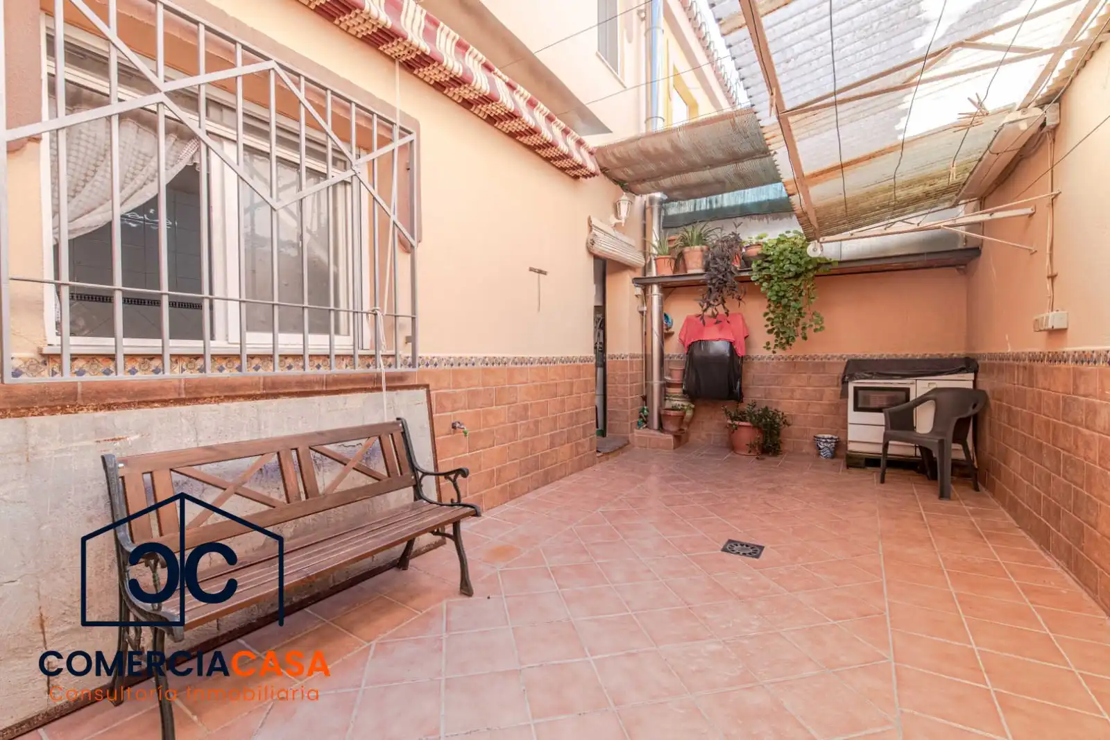 Vista exterior de Casa adosada en venta en Las Gabias con Aire acondicionado, Calefacción y Terraza