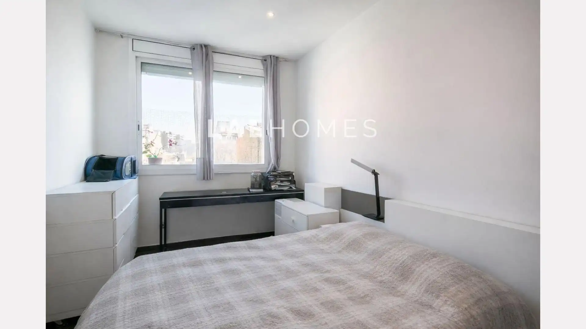 Bedroom of Attic for sale in Badalona  with Air Conditioner, Heating and Furnished