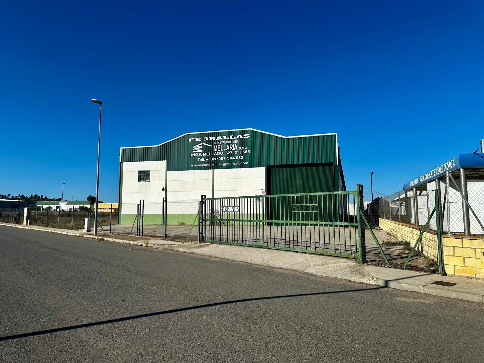 Vista exterior de Nau industrial en venda en Fuente Obejuna