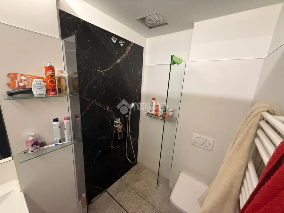 Badezimmer von Wohnung zum Verkauf in Madrid mit Klimaanlage, Heizung und Alarm