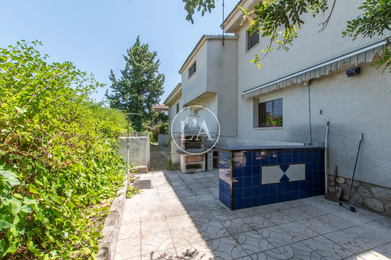 Vista exterior de Casa o xalet en venda en Cambrils amb Jardí privat, Terrassa i Traster
