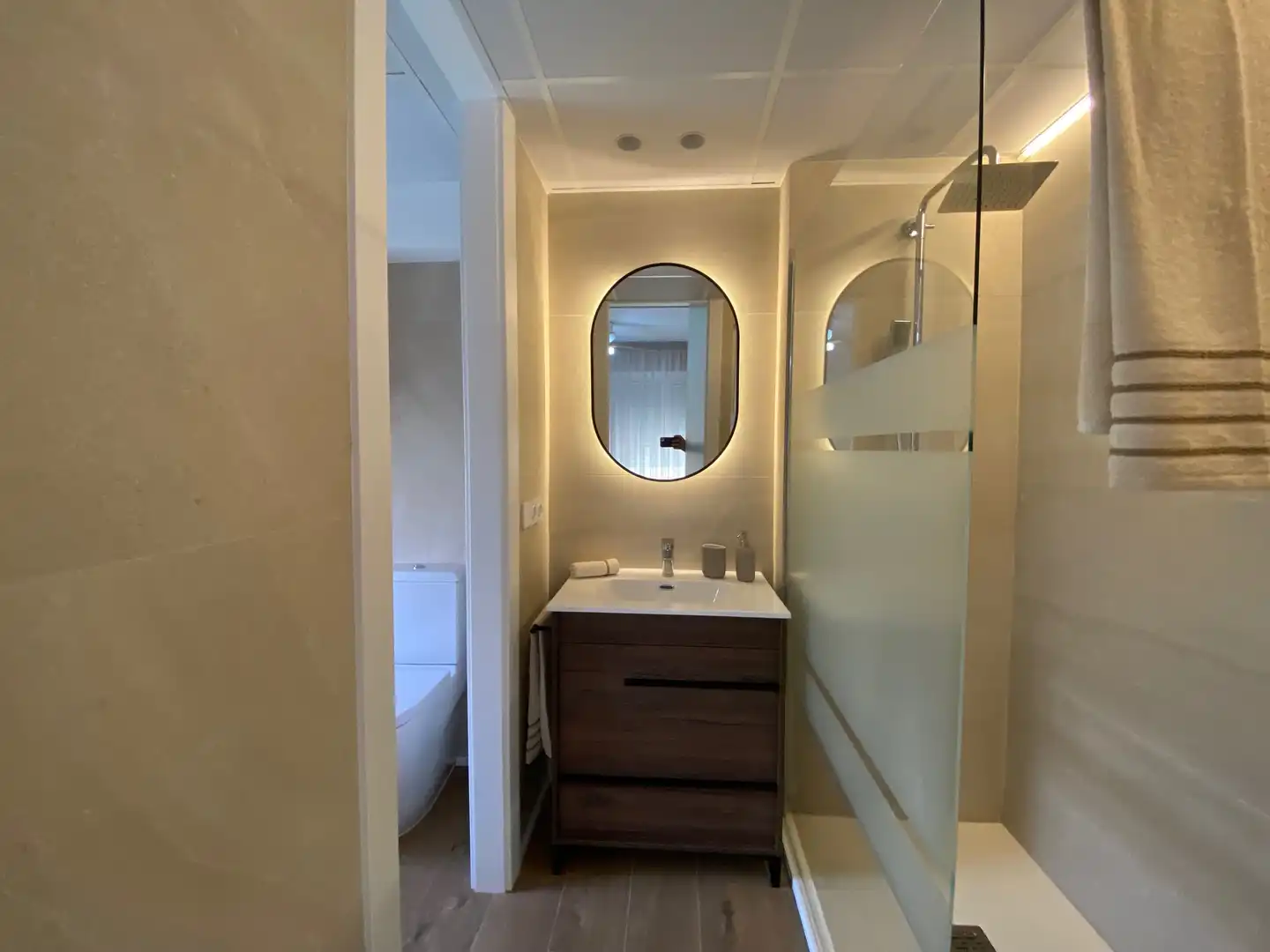 Baño de Piso de alquiler en Alicante / Alacant con Aire acondicionado, Calefacción y Jardín privado