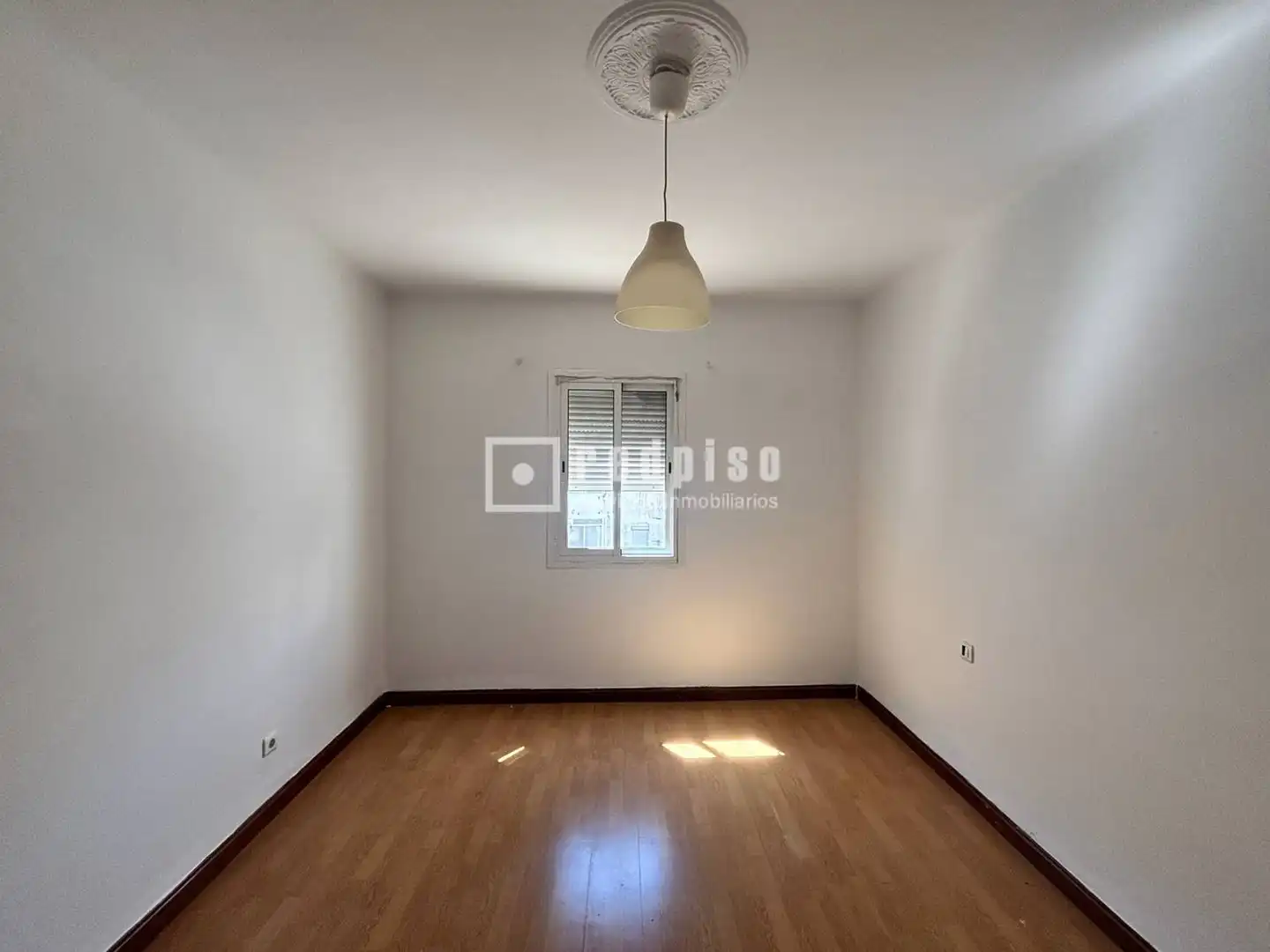 Habitación de Piso en venta en Paterna con Calefacción