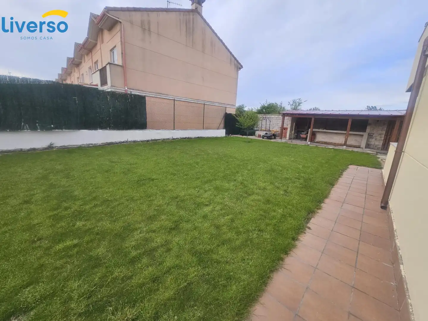 Einfamilien-Reihenhaus zum Verkauf in Alfoz de Quintanadueñas mit Heizung, Terrasse und Möbliert