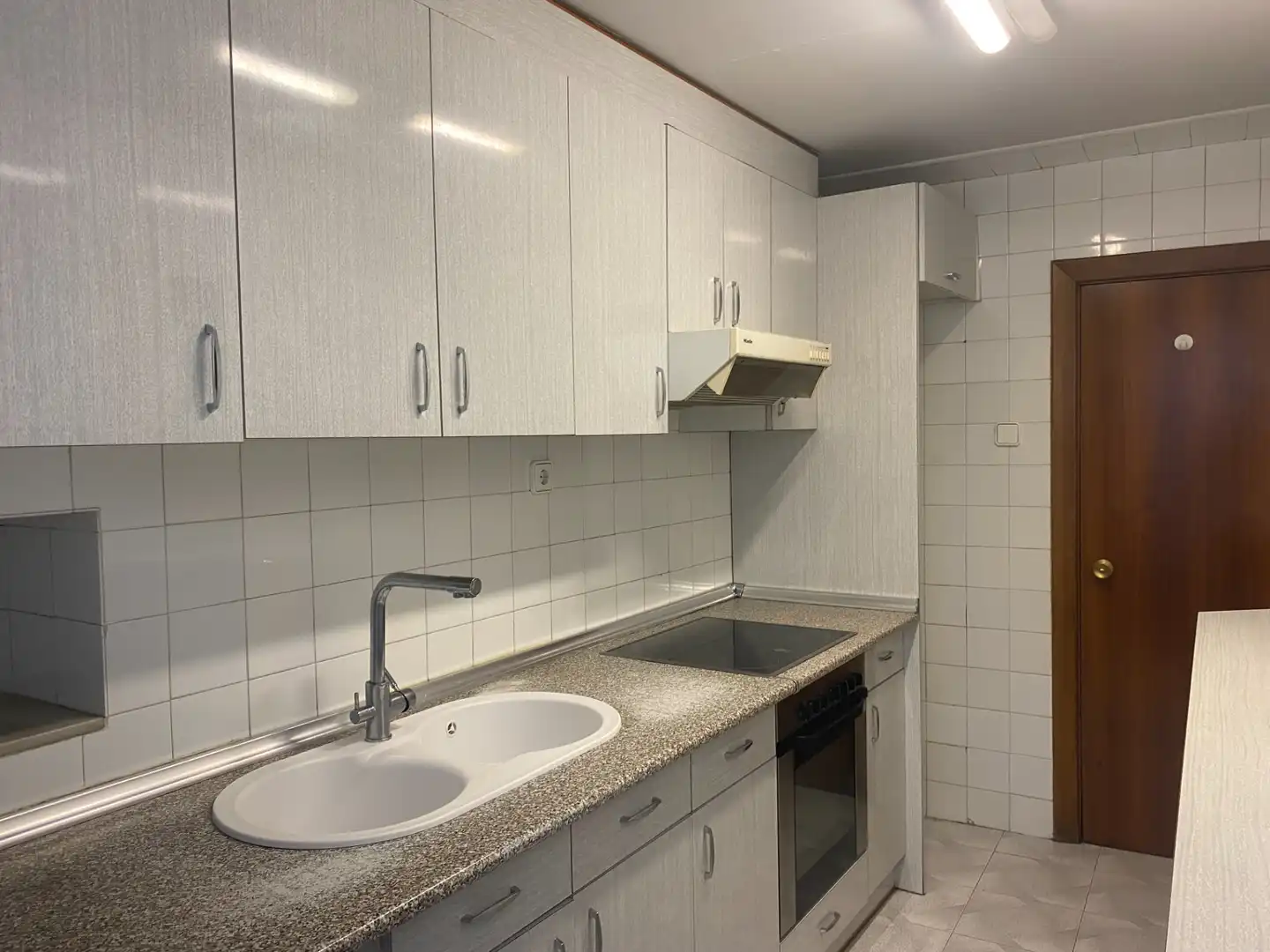Cocina de Piso en venta en Huesca con Calefacción, Terraza y Trastero