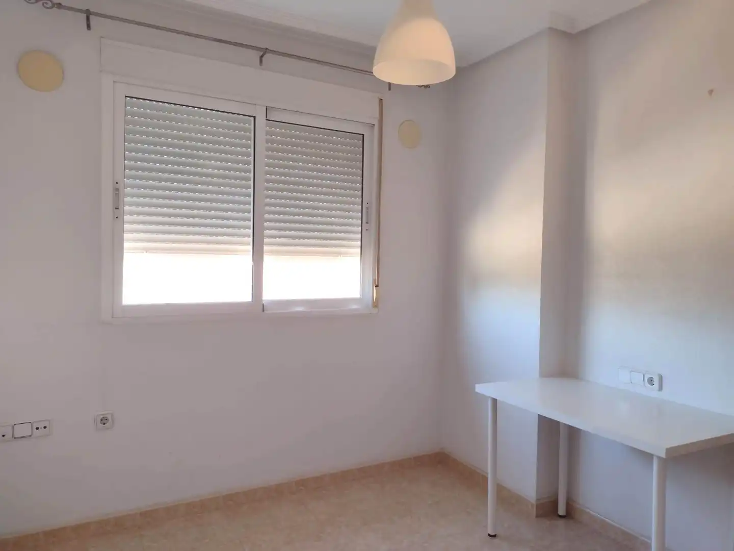 Habitación de Piso de alquiler en Murcia con Aire acondicionado, Trastero y Amueblado