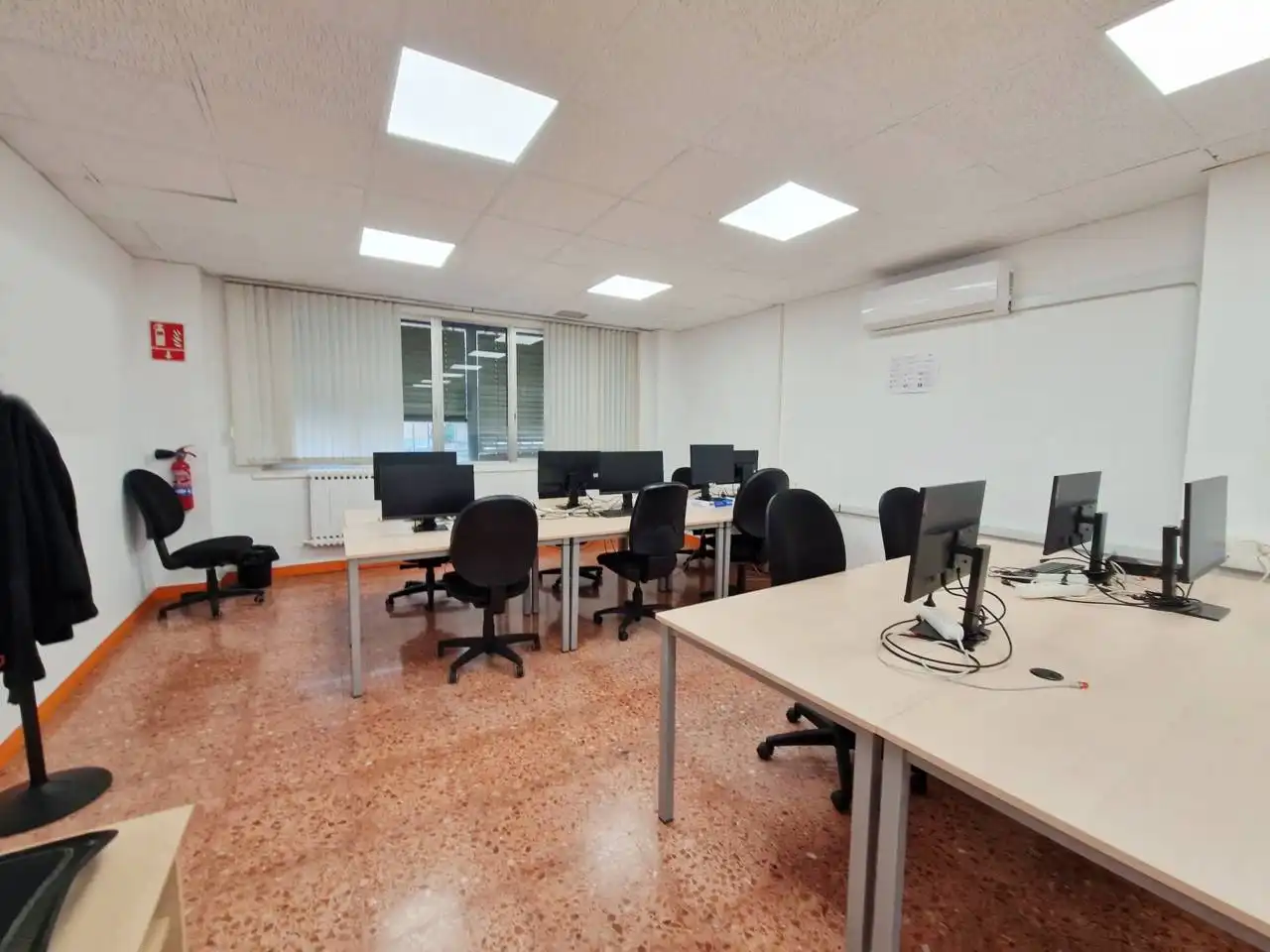 Oficina de alquiler en Bilbao  con Aire acondicionado, Calefacción y Alarma