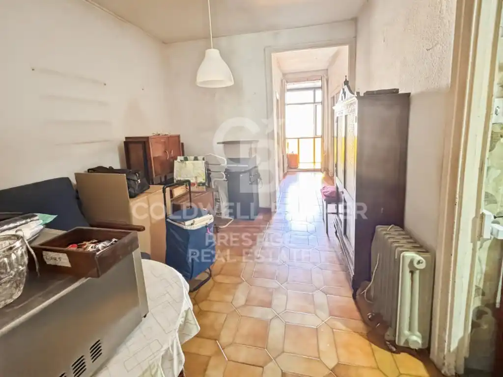 Wohnung zum Verkauf in Barcelona mit Balkon