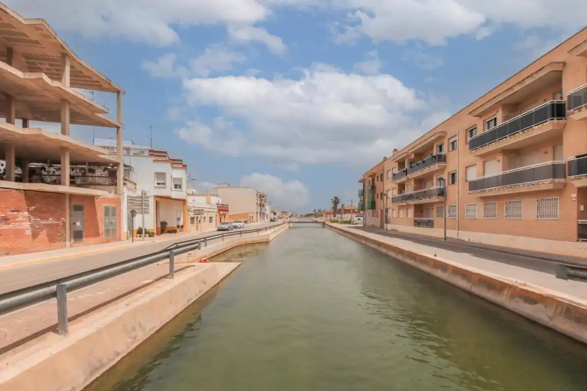 Vista exterior de Edifici en venda en Sant Jaume d'Enveja