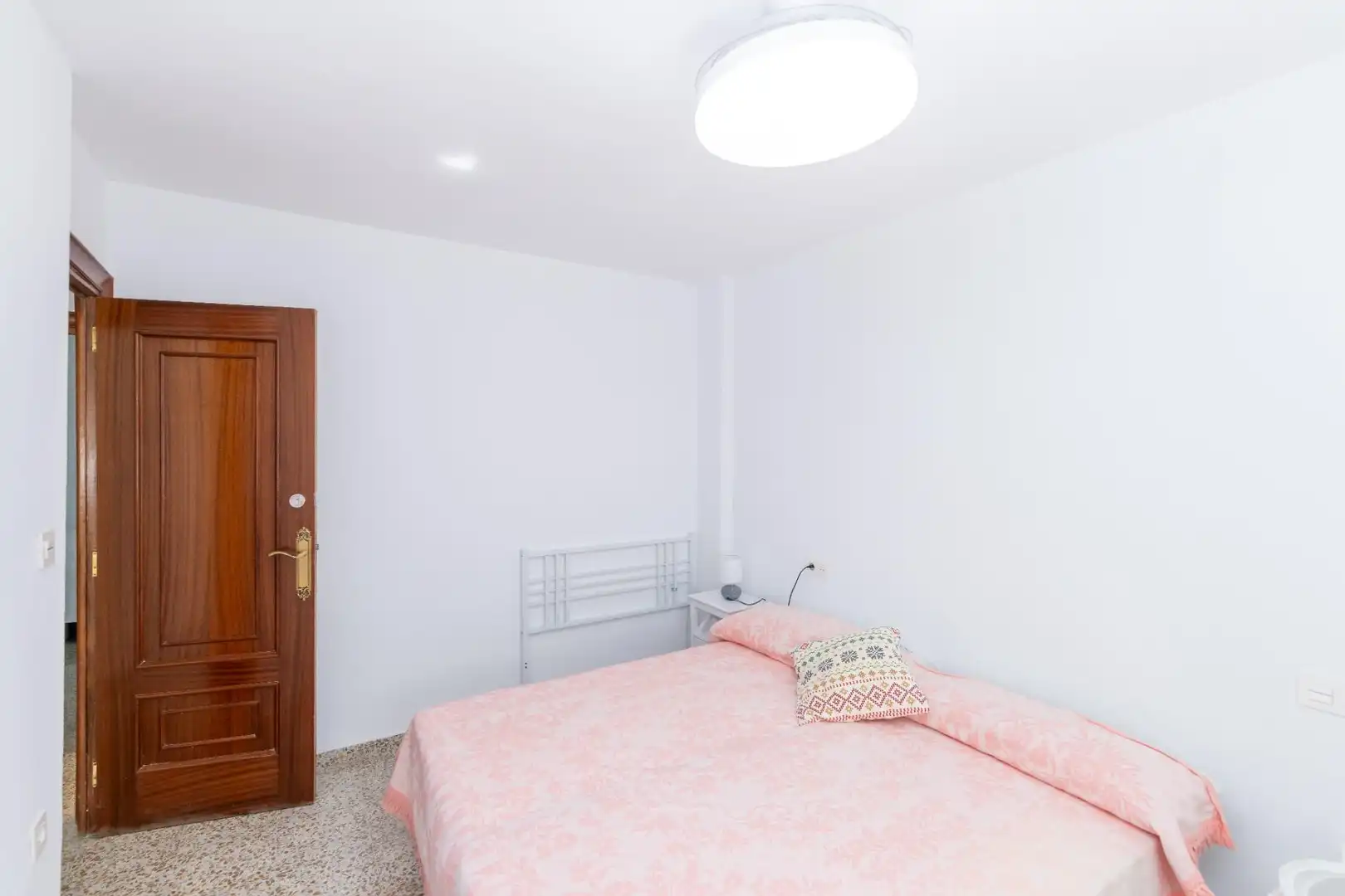 Schlafzimmer von Wohnung zur Miete in Granada mit Klimaanlage, Möbliert und Balkon