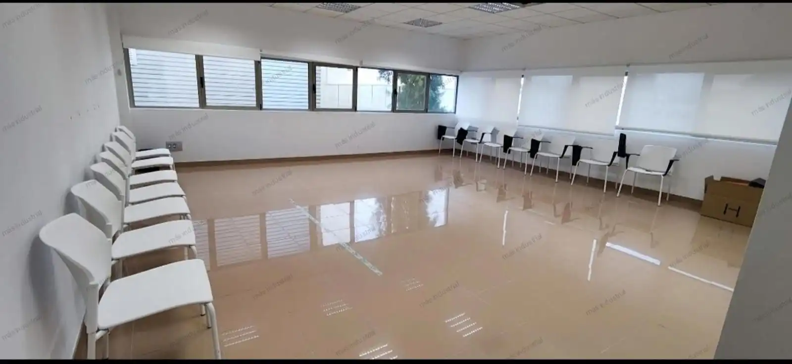 Gebäude zur Miete in Paterna