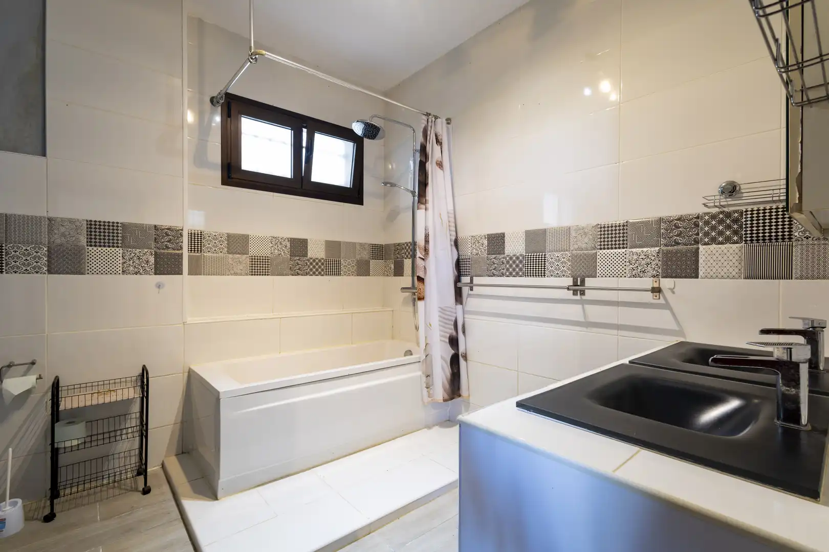 Bathroom of Houses for sale in Los Realejos  with Private garden, Terrace and Storage room