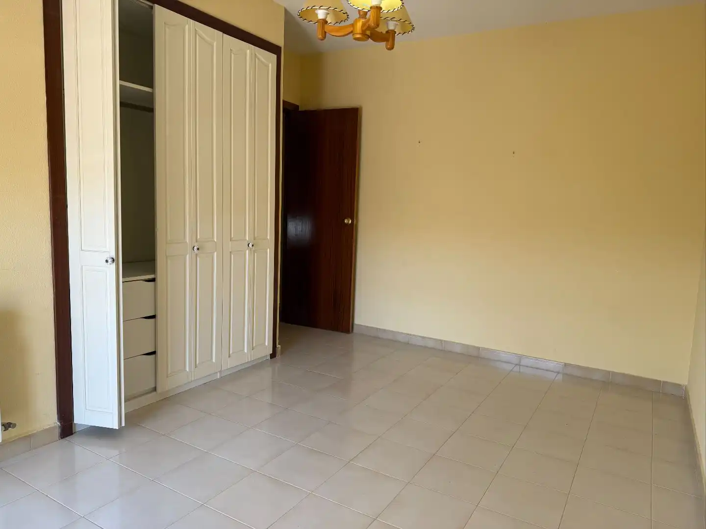 Habitación de Casa adosada en venta en Mejostilla