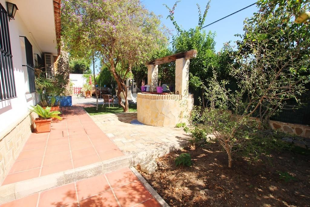 Jardí de Casa o xalet en venda en Jerez de la Frontera amb Aire condicionat, Calefacció i Jardí privat
