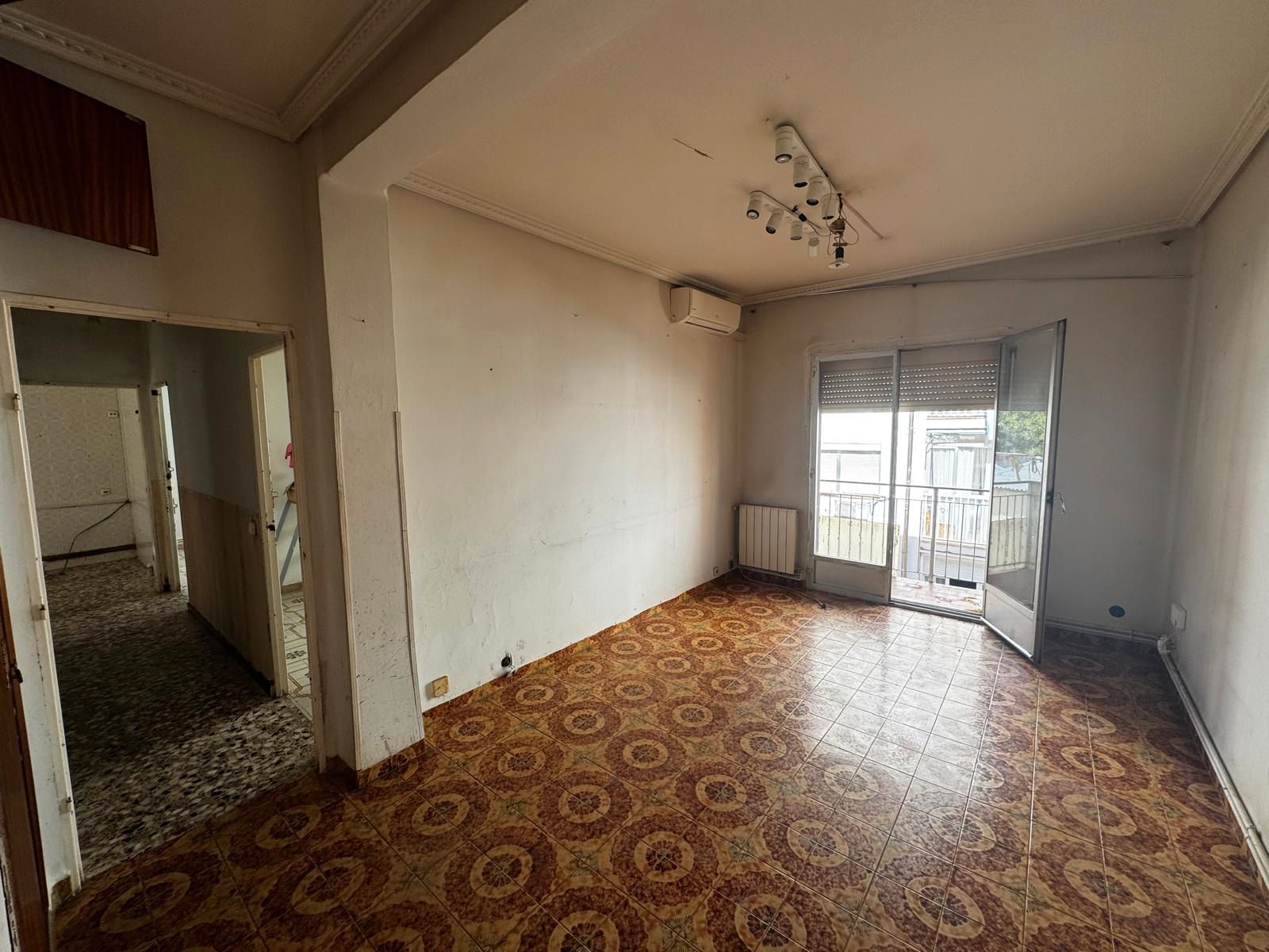Living room of Flat for sale in  Madrid Capital  with Terrace, Storage room and Alarm