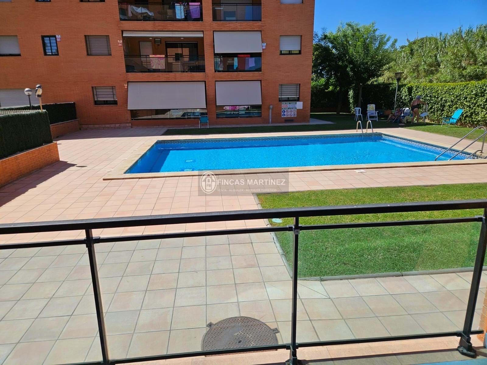 Piscina de Pis de lloguer en Cambrils amb Terrassa, Traster i Moblat