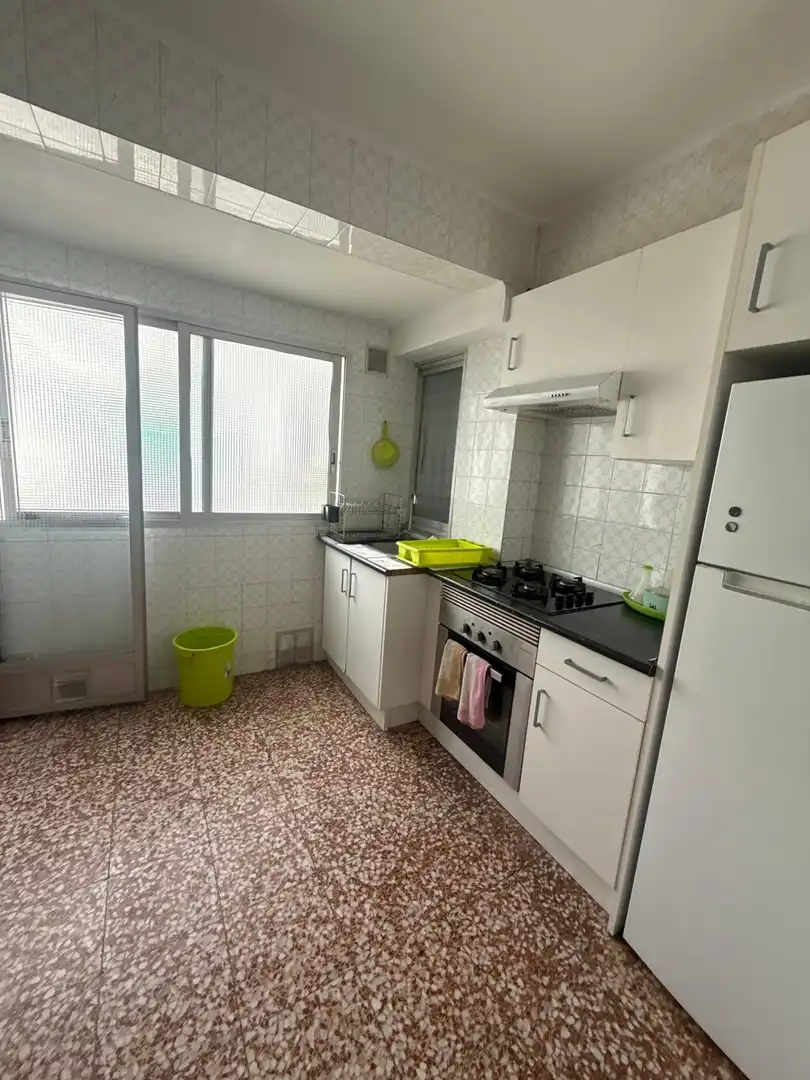 Cuina de Pis de lloguer en Valencia amb Aire condicionat, Parquet i Moblat