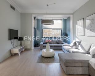 Sala d'estar de Apartament de lloguer en  Barcelona Capital amb Aire condicionat, Calefacció i Parquet