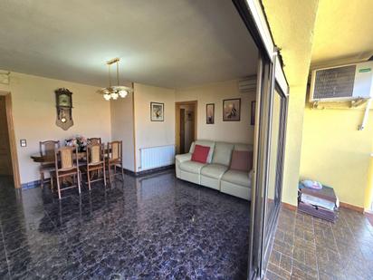 Living room of Flat for sale in Terrassa  with Air Conditioner and Balcony