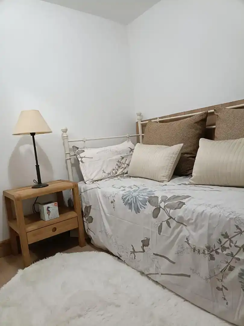 Dormitori de Planta baixa en venda en Madrigal de las Altas Torres amb Parquet i Moblat