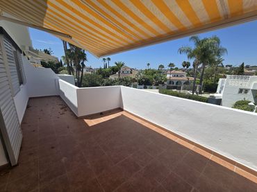 Apartament amb piscina de lloguer a Avenida Valle del Golf 32