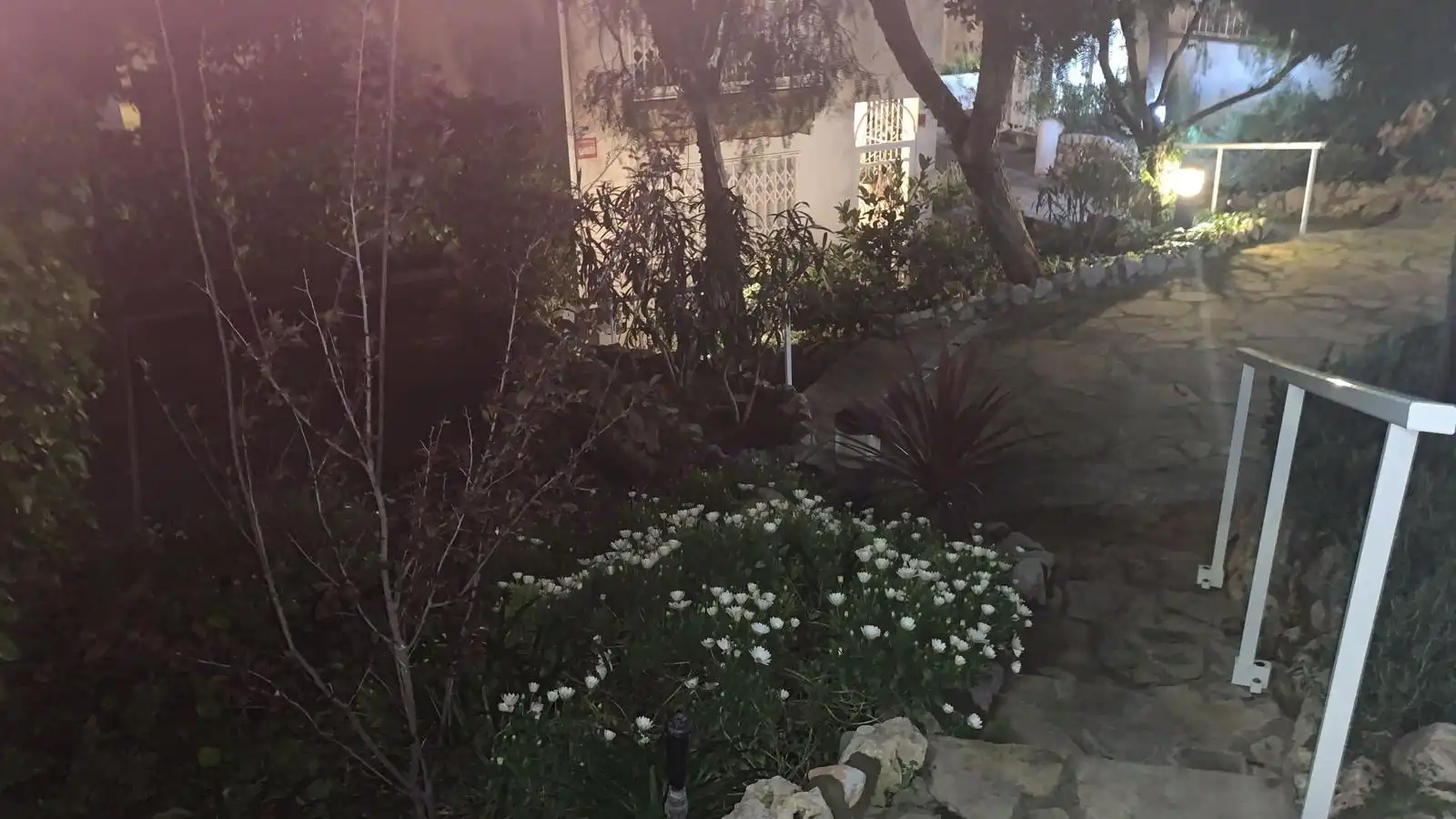 Garten von Einfamilien-Reihenhaus zum Verkauf in Cunit mit Klimaanlage, Heizung und Privatgarten