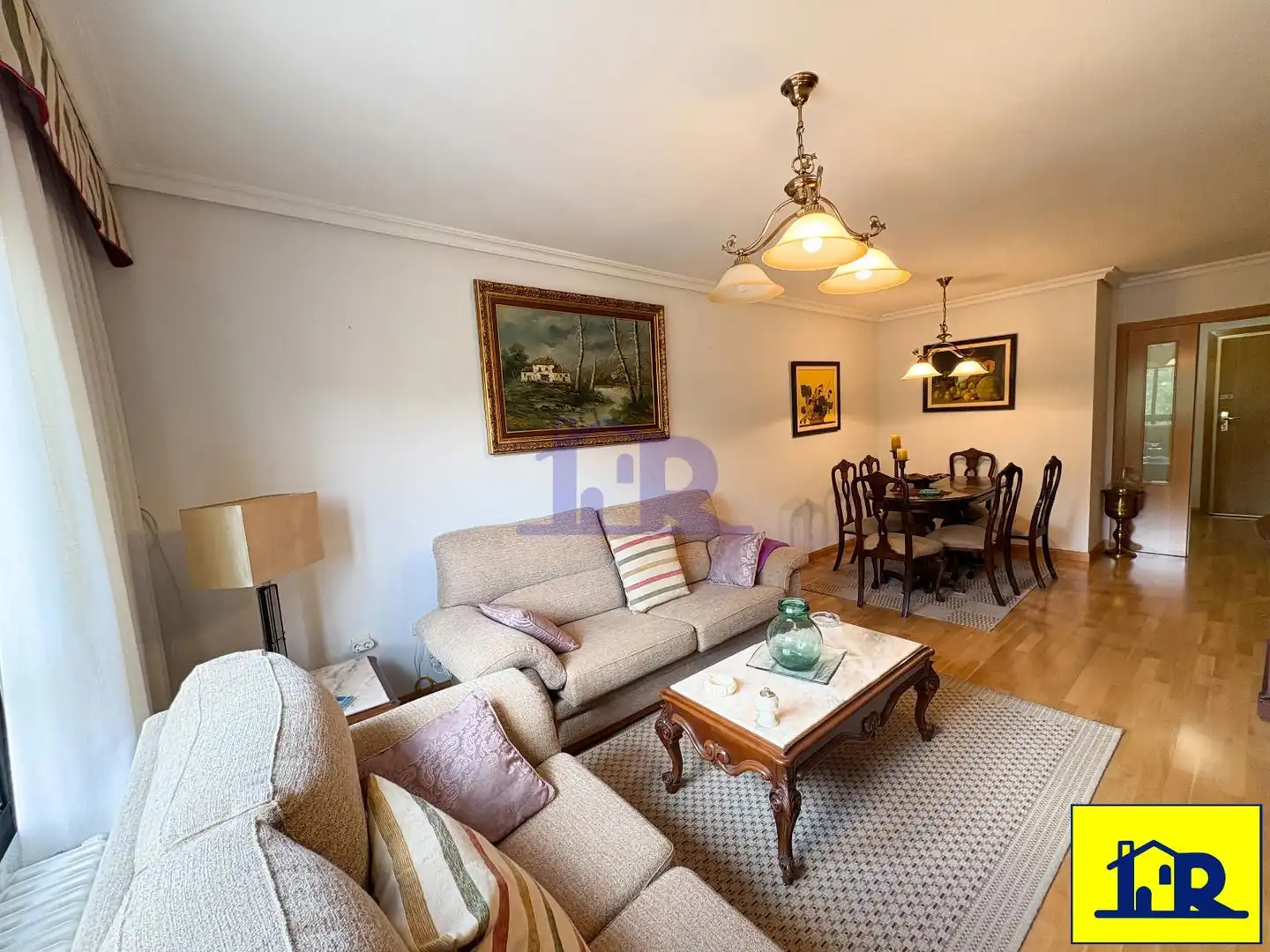 Sala de estar de Piso en venta en Cuenca con Calefacción, Trastero y Piscina