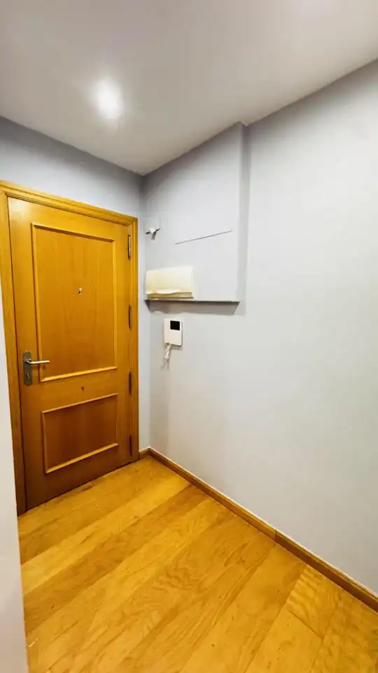 Wohnung zum Verkauf in Zaragoza mit Klimaanlage, Heizung und Parkett