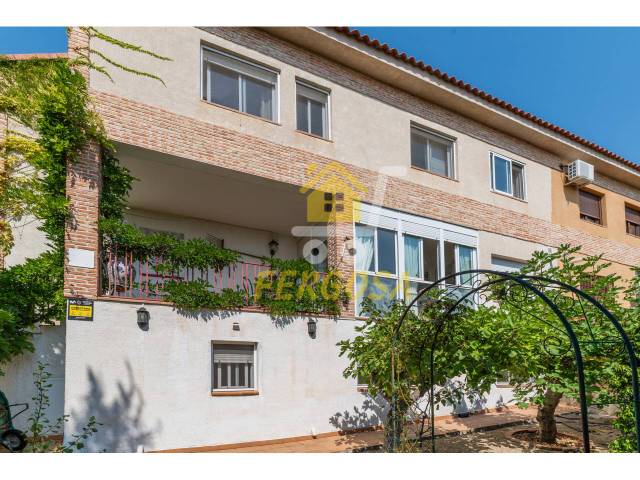 Casa-chalet en Venta en Cobisa