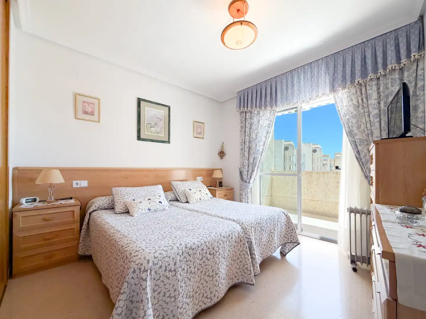 Dormitori de Apartament en venda en El Campello amb Terrassa, Traster i Piscina