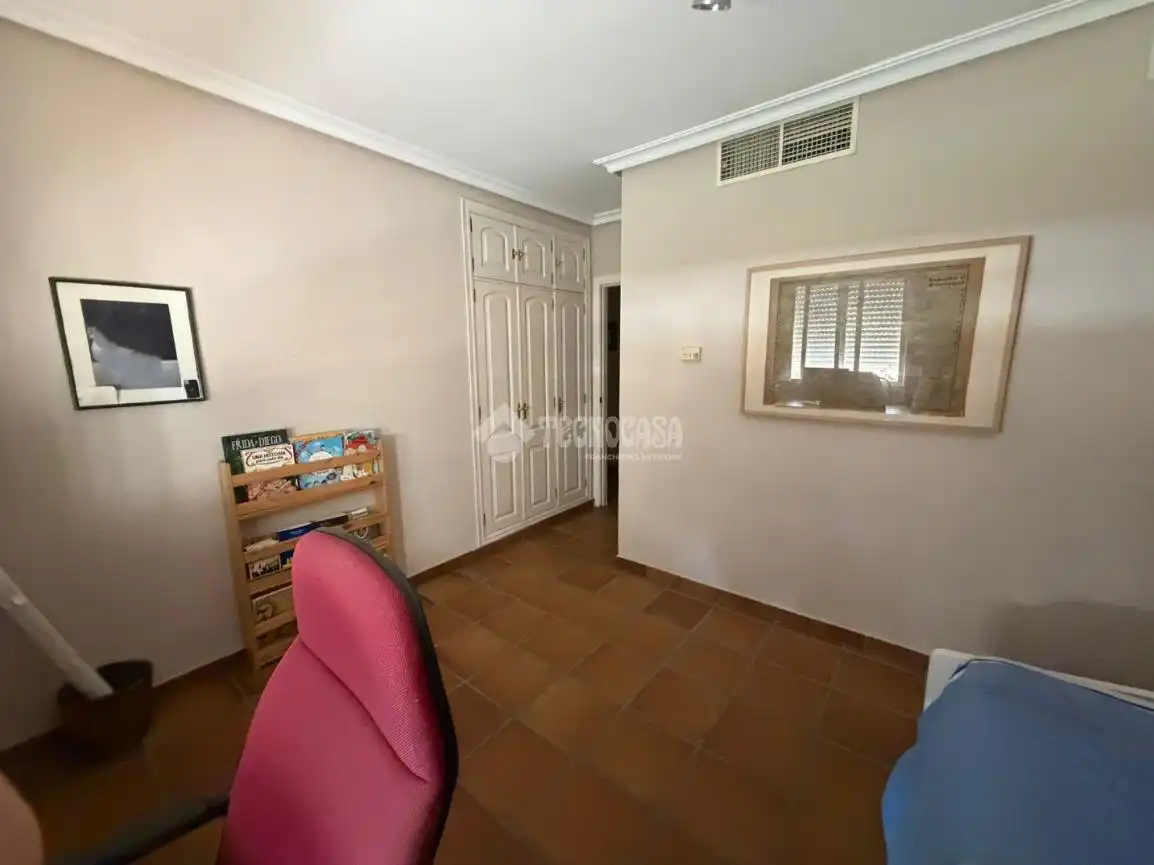 Habitación de Casa o chalet en venta en Badajoz con Aire acondicionado, Jardín privado y Piscina