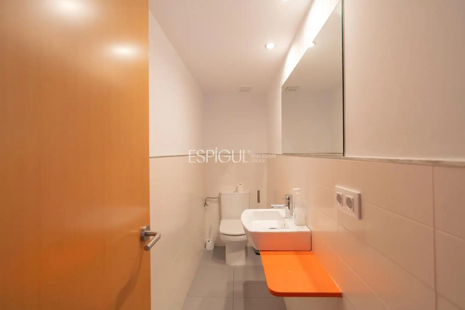Bany de Edifici en venda en Girona