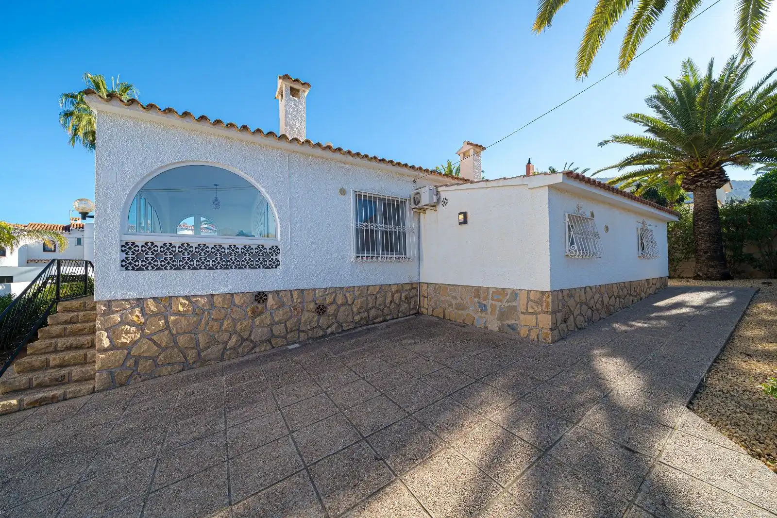 Vista exterior de Casa o xalet en venda en L'Alfàs del Pi amb Aire condicionat, Calefacció i Traster