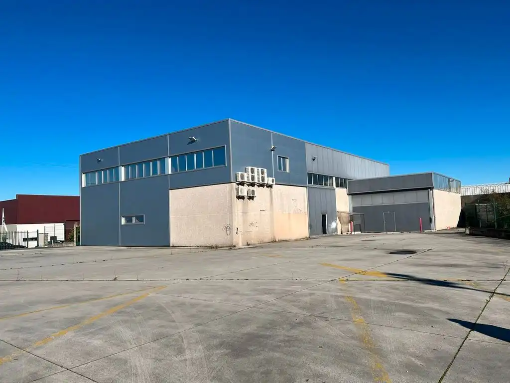 Nave industrial in vendita a Coirós