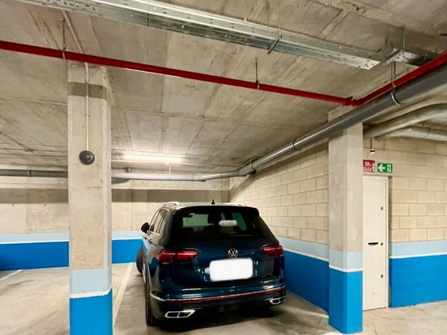 Garaje en Venta en Avenida Vial 73., 10 en Entrenúcleos