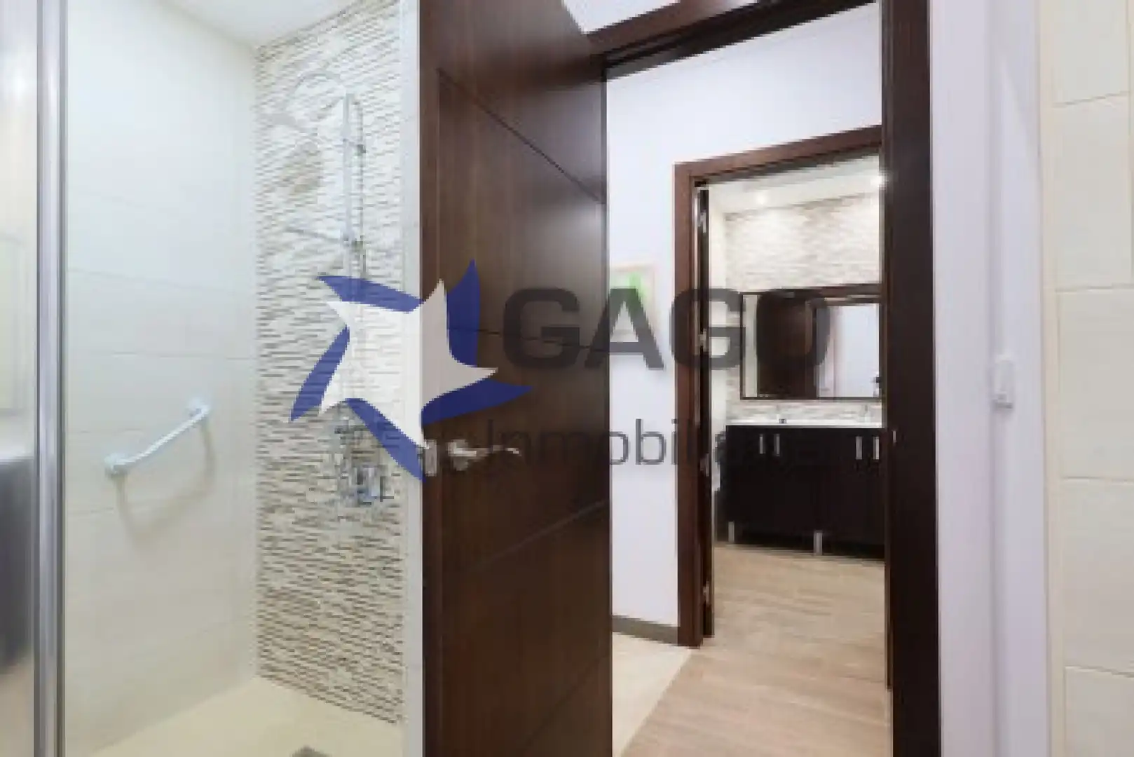 Baño de Piso de alquiler en Córdoba con Aire acondicionado, Calefacción y Amueblado