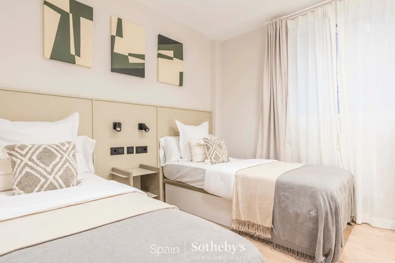 Habitación de Apartamento en venta en Madrid con Aire acondicionado, Calefacción y Trastero