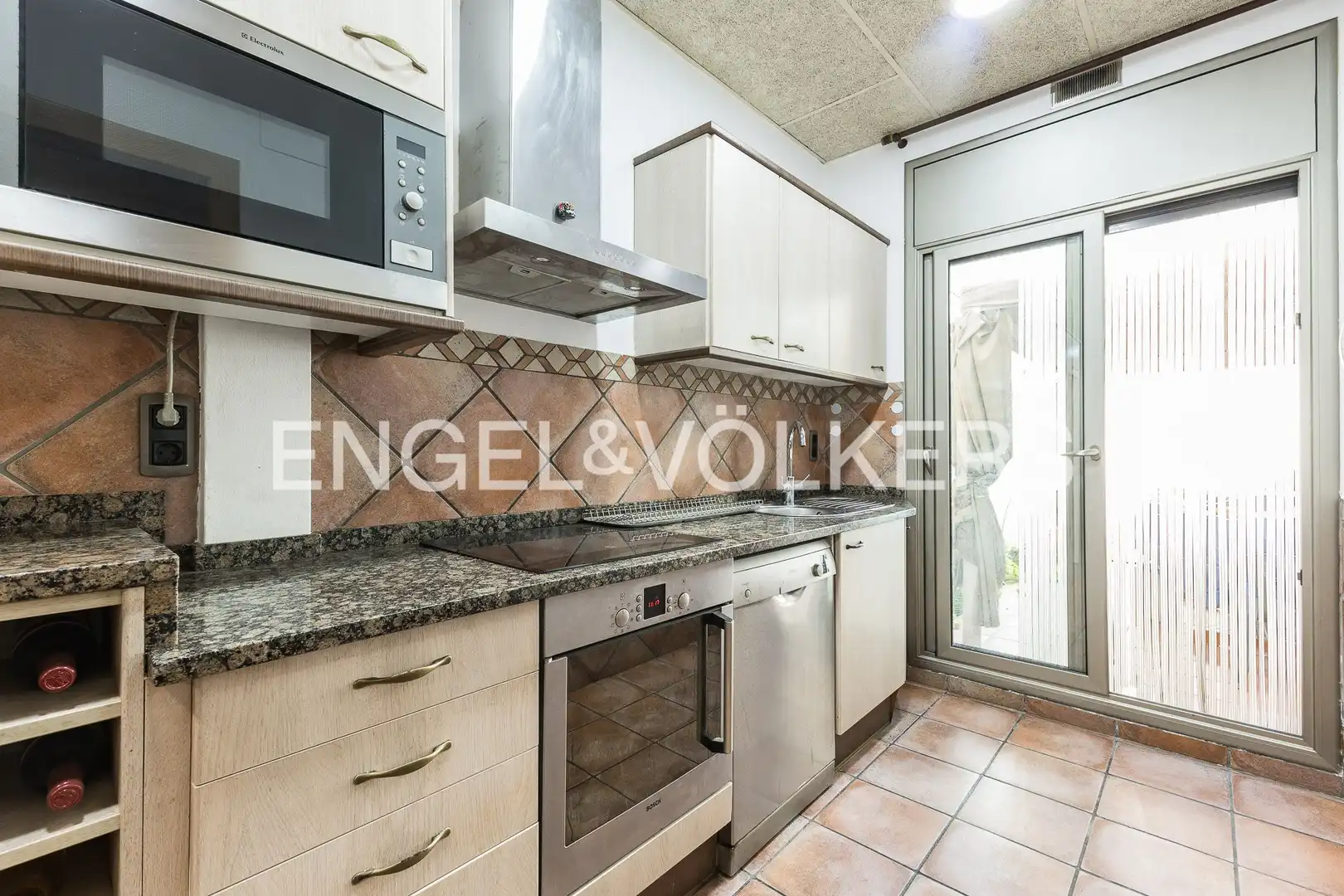 Cocina de Casa o chalet en venta en El Prat de Llobregat con Aire acondicionado, Calefacción y Jardín privado