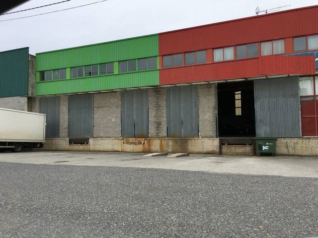 Nave industrial en Venta en Begonte