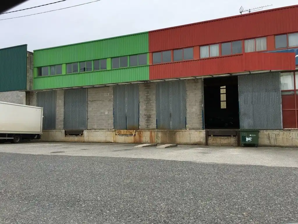 Nau industrial en venda a Begonte