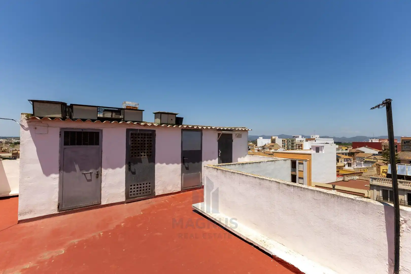 Außenansicht von Wohnung zum Verkauf in Foios mit Klimaanlage, Abstellraum und Balkon