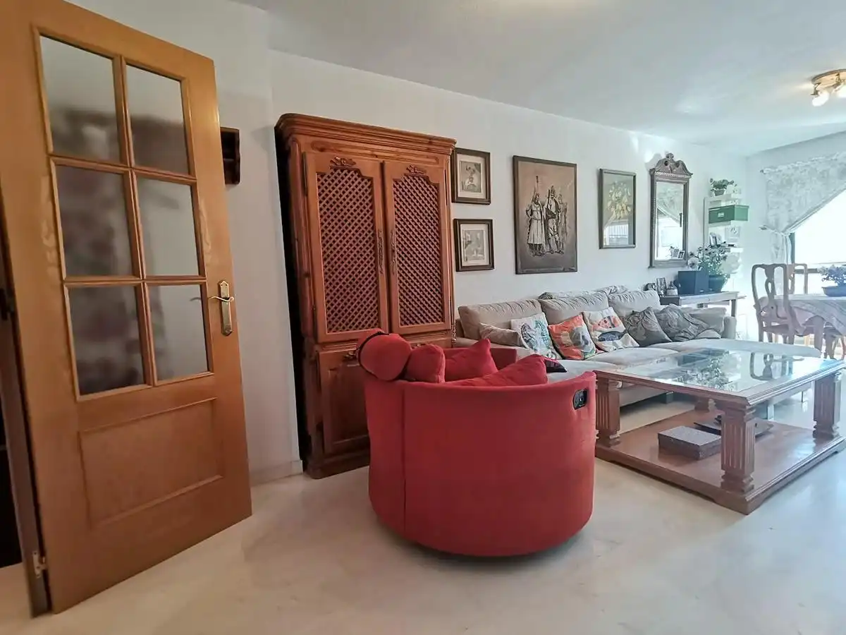 Sala d'estar de Àtic de lloguer en Málaga amb Jardí privat, Terrassa i Moblat