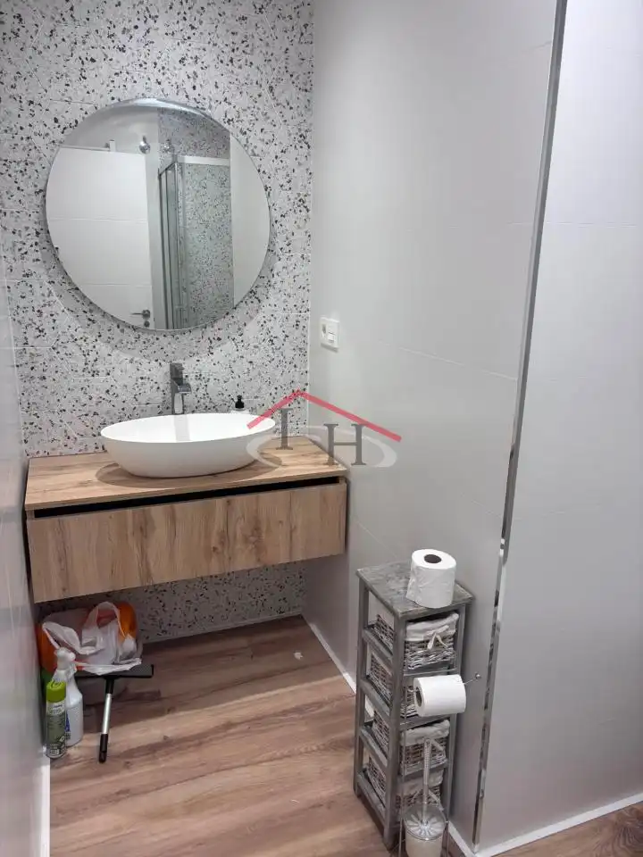 Bathroom of Flat for sale in León Capital   with Heating, Parquet flooring and Terrace