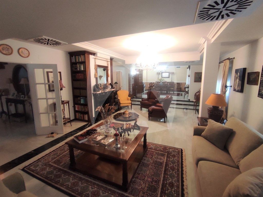 Sala d'estar de Casa o xalet en venda en Badajoz Capital amb Aire condicionat, Jardí privat i Terrassa