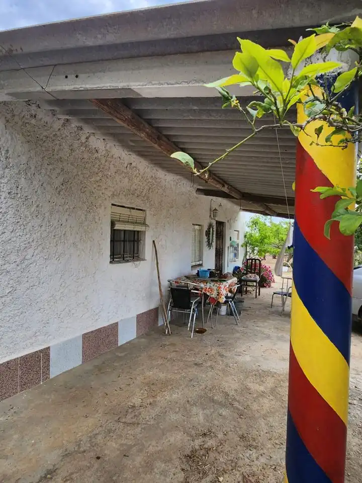 Casa rustica con giardino in vendita a Burgà, imagen 2