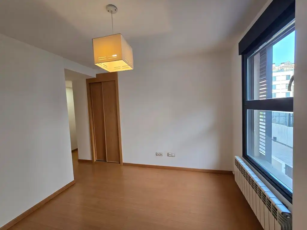 Schlafzimmer von Wohnung zur Miete in Valdemoro mit Heizung, Parkett und Ofen