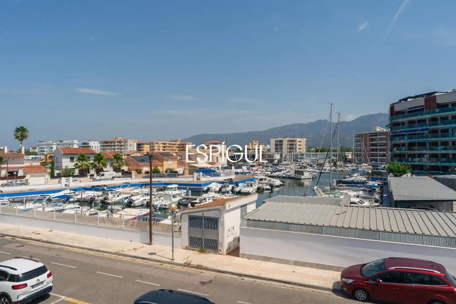 Aparcament de Casa o xalet en venda en Roses amb Aire condicionat, Calefacció i Terrassa