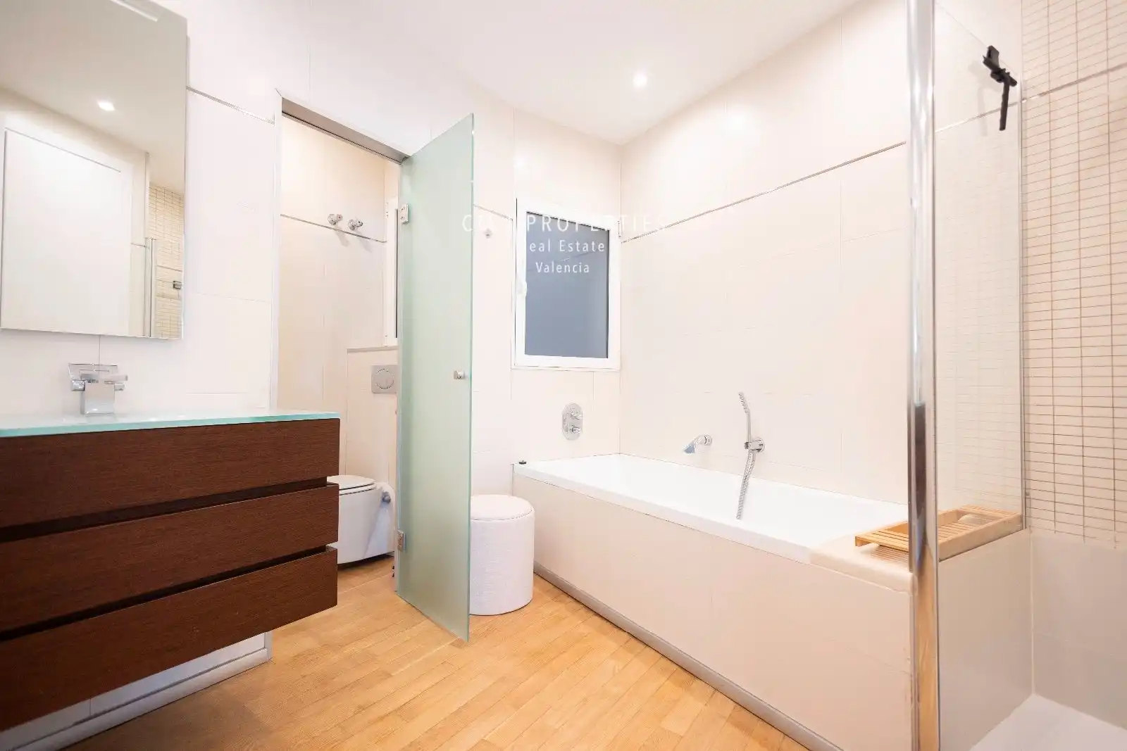 Wohnung zur Miete in Marques del Turia, Gran Via