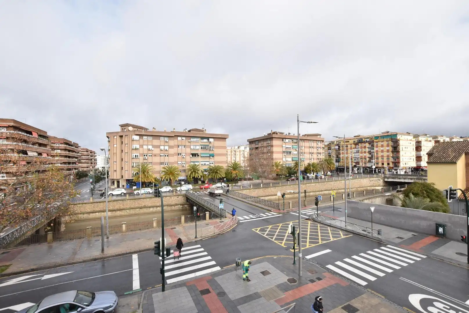 Vista exterior de Pis de lloguer en Granada amb Aire condicionat i Balcó